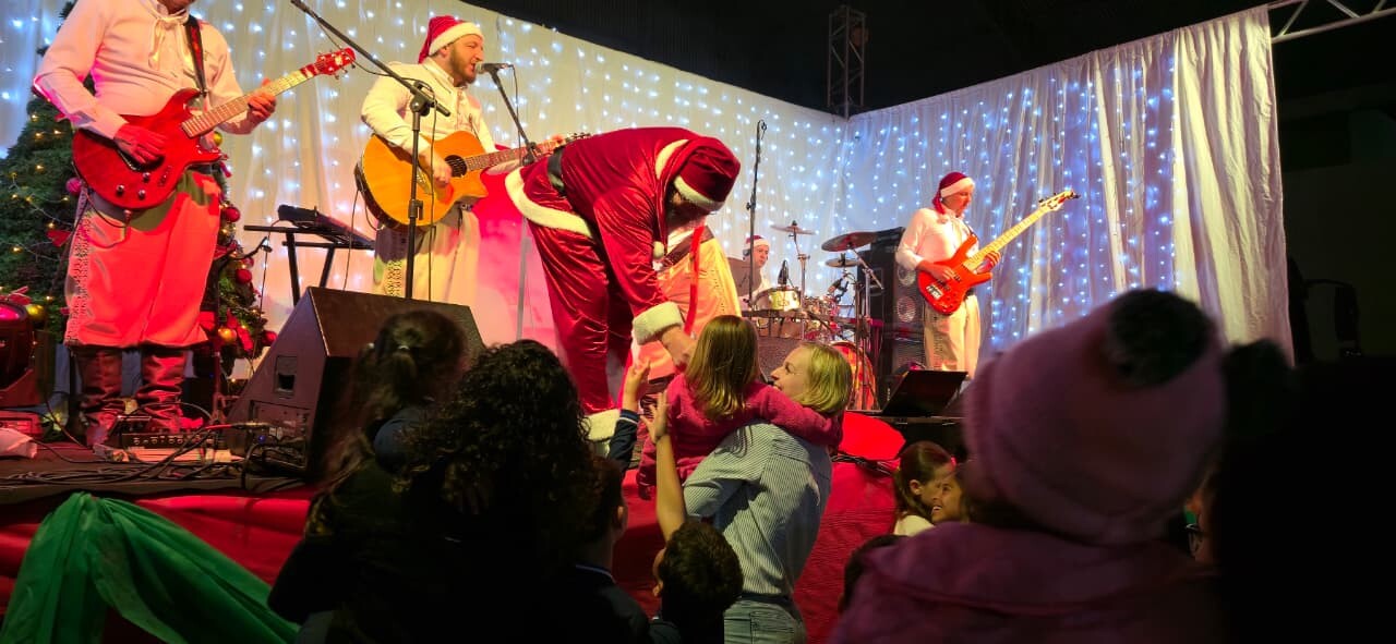 abertura-do-natal-de-quatro-irmaos