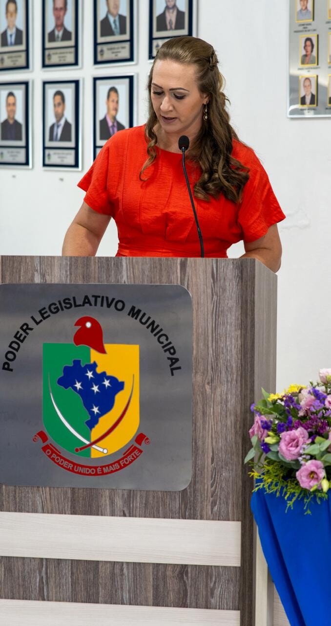 Secretária - Genice Simone Kossmann 